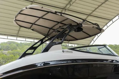 Yamaha Boats 242 Limited S E-Series image