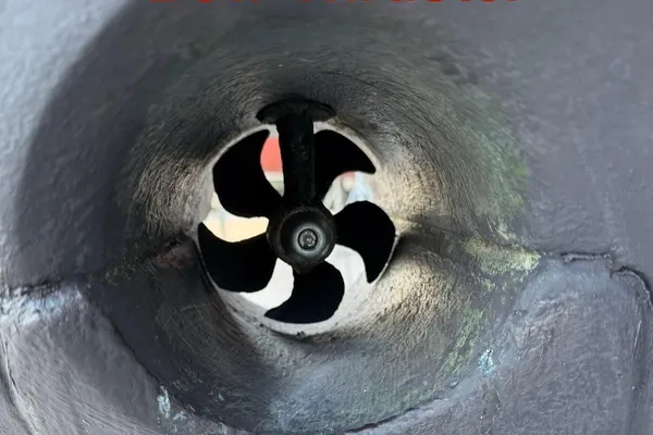 Greenline 33 Hybrid image