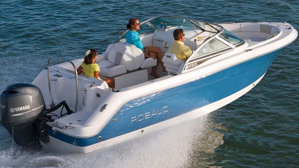 Robalo R227 Dual Console