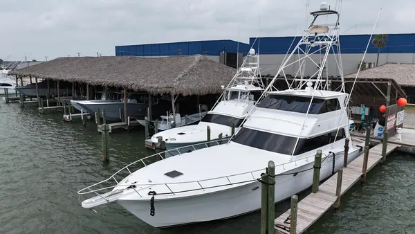 Donzi Custom Enclosed Flybridge image