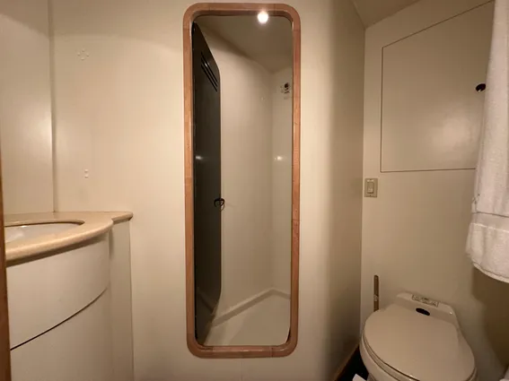 Donzi Custom Enclosed Flybridge image