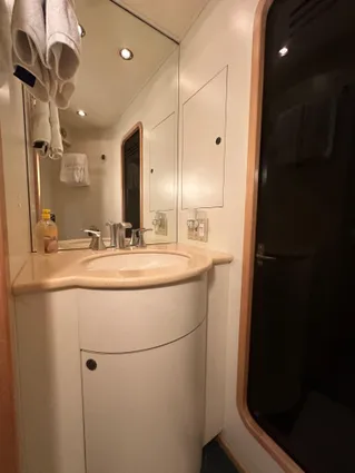 Donzi Custom Enclosed Flybridge image