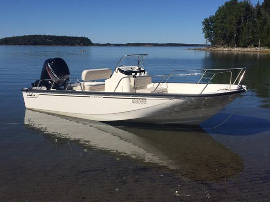 Boston Whaler 170 Montauk - main image