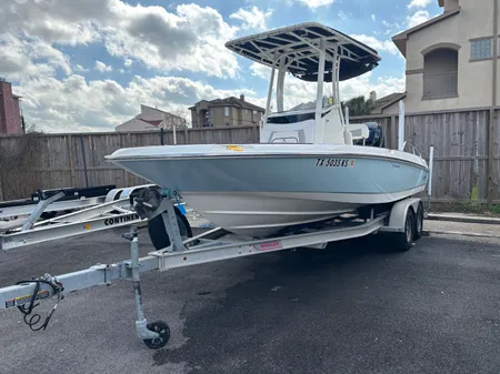 Boston Whaler 210 Dauntless 