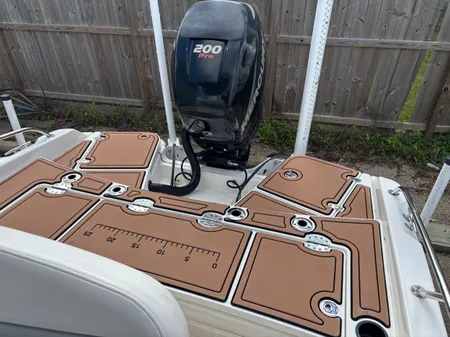 Boston Whaler 210 Dauntless image