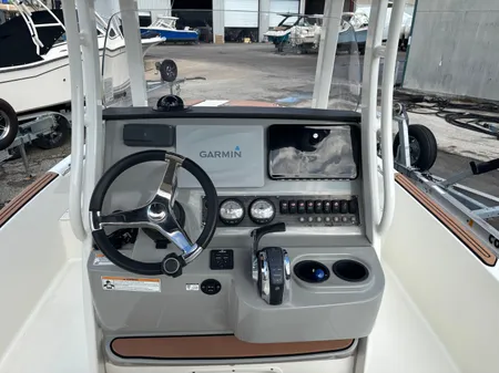 Boston Whaler 210 Dauntless image
