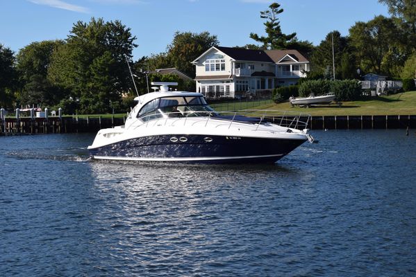 Sea Ray 390 Sundancer - main image
