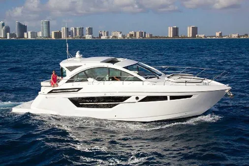 Cruisers Yachts 50 Cantius 