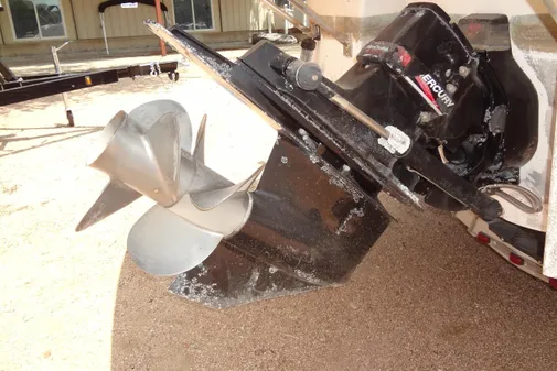 Chaparral Signature 260 image