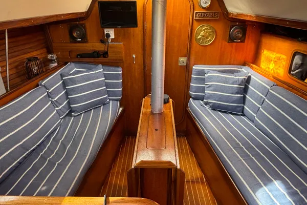 Beneteau FIRST-325 image