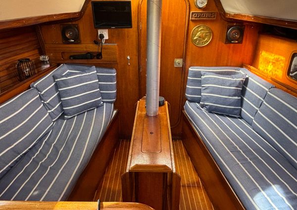 Beneteau FIRST-325 image