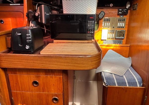 Beneteau FIRST-325 image