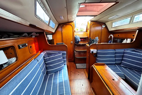 Beneteau FIRST-325 image