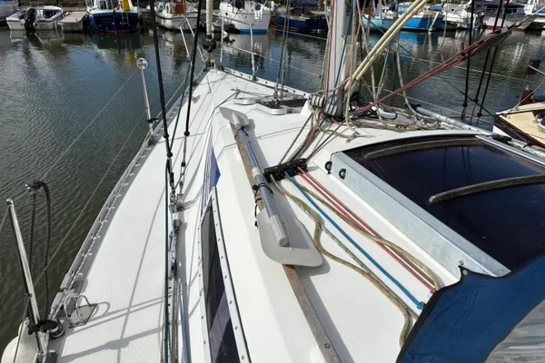 Beneteau FIRST-325 image