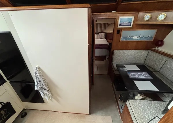 Hatteras 52-COCKPIT-MOTOR-YACHT image