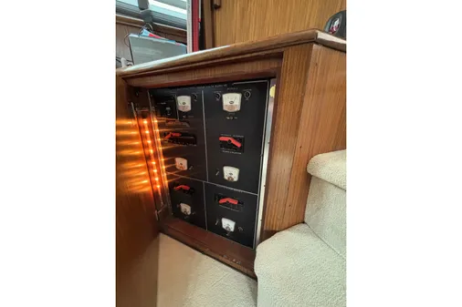 Hatteras 52-COCKPIT-MOTOR-YACHT image