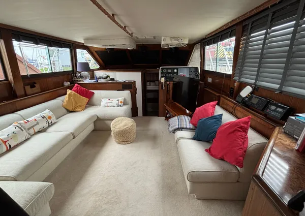 Hatteras 52-COCKPIT-MOTOR-YACHT image