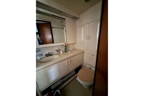 Hatteras 52-COCKPIT-MOTOR-YACHT image