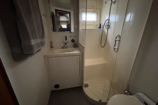 Hatteras 52-COCKPIT-MOTOR-YACHT image