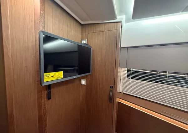 Beneteau ANTARES-12-FLY image