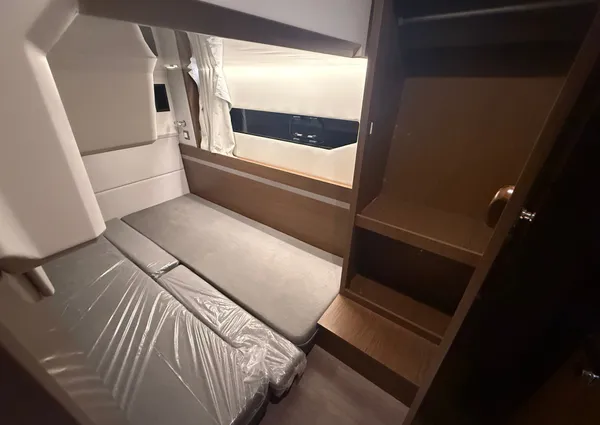 Beneteau ANTARES-12-FLY image