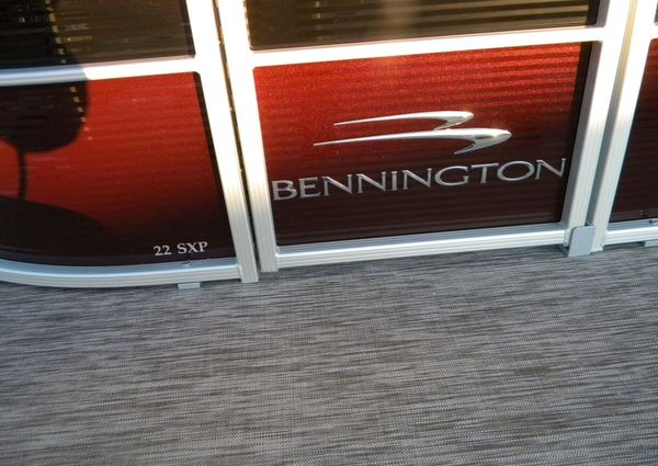 Bennington 22SCWXP image