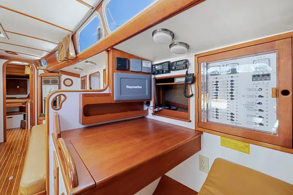 Hinckley SOU-WESTER-42 image