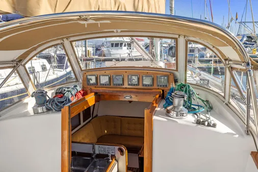 Hinckley SOU-WESTER-42 image