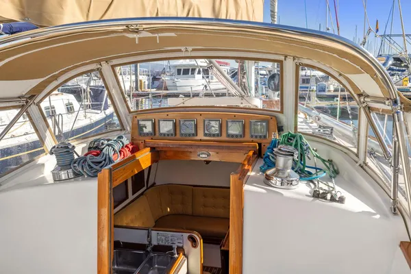 Hinckley SOU-WESTER-42 image