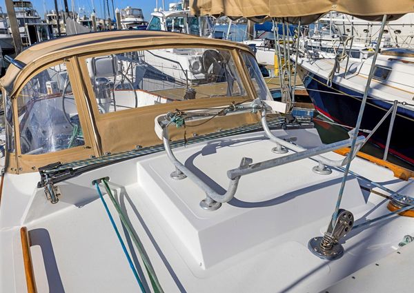 Hinckley SOU-WESTER-42 image