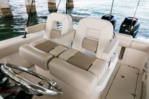 Boston Whaler 250 Outrage image