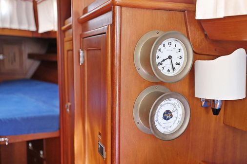 Hinckley 35 Pilot Sloop image