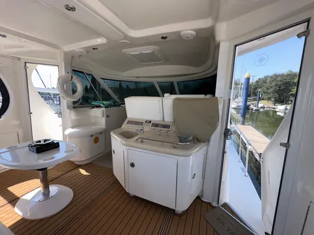 Sea Ray 40 Motor Yacht image