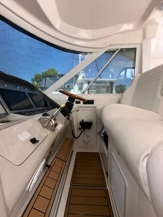 Sea Ray 40 Motor Yacht image