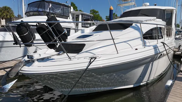 Sea Ray 40 Motor Yacht image