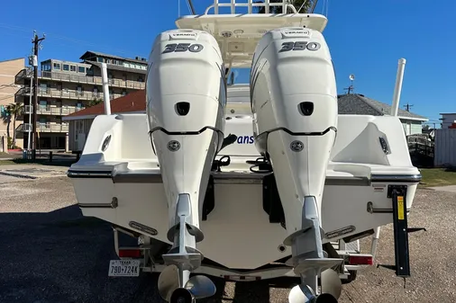 Mako 334 Center Console image