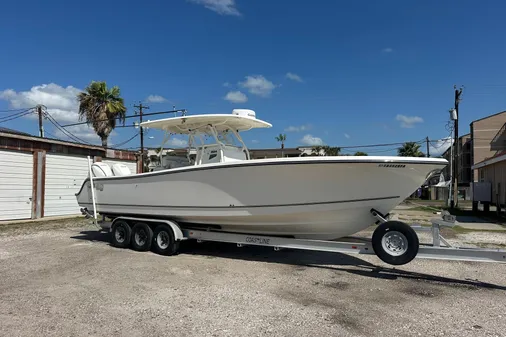 Mako 334 Center Console image