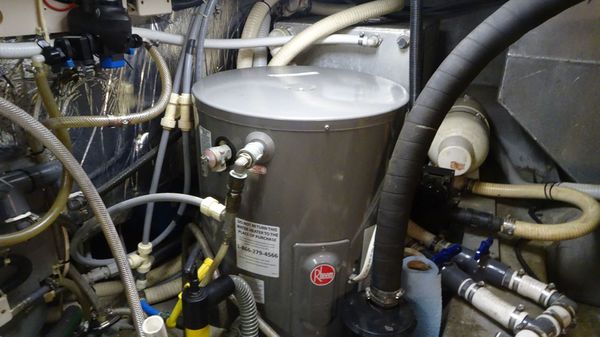 Carver 440-AFT-CABIN-MOTOR-YACHT image