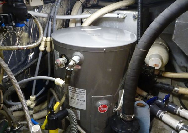 Carver 440-AFT-CABIN-MOTOR-YACHT image