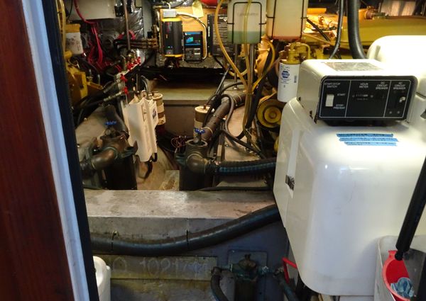 Carver 440-AFT-CABIN-MOTOR-YACHT image