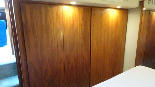 Carver 440-AFT-CABIN-MOTOR-YACHT image