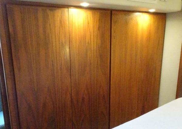 Carver 440-AFT-CABIN-MOTOR-YACHT image