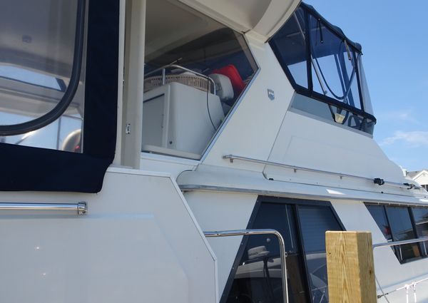 Carver 440-AFT-CABIN-MOTOR-YACHT image