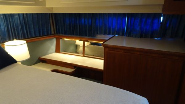 Carver 440-AFT-CABIN-MOTOR-YACHT image
