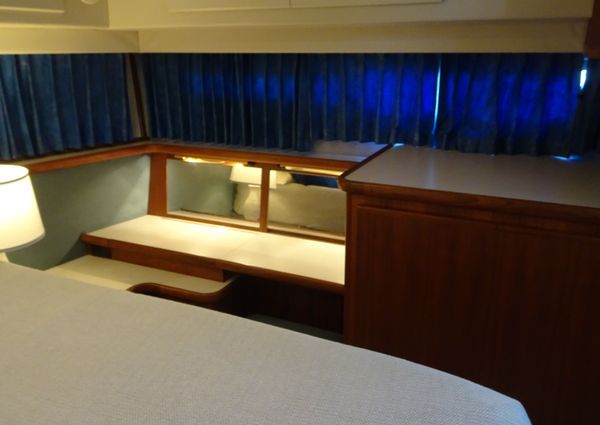 Carver 440-AFT-CABIN-MOTOR-YACHT image