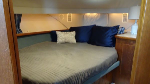 Carver 440-AFT-CABIN-MOTOR-YACHT image