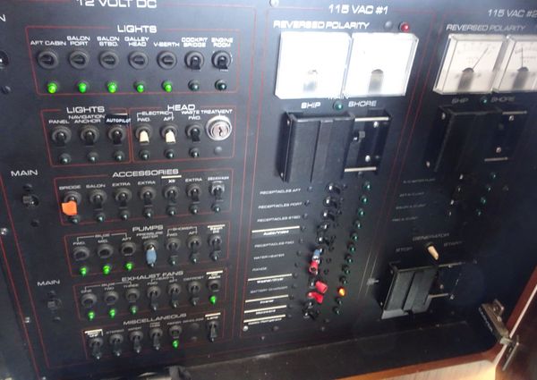 Carver 440-AFT-CABIN-MOTOR-YACHT image