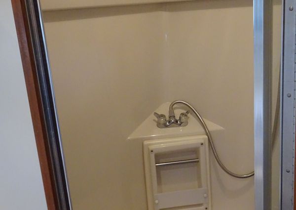 Carver 440-AFT-CABIN-MOTOR-YACHT image