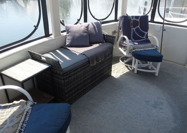 Carver 440-AFT-CABIN-MOTOR-YACHT image