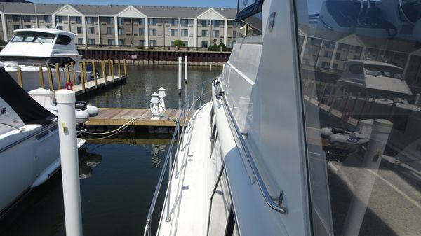 Carver 440-AFT-CABIN-MOTOR-YACHT image